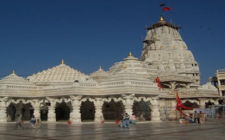Explore Spiritual & Scenic Bliss on the Abu Ambaji Tour Journey