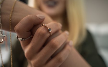 Lab Grown Diamond Engagement Rings & Moissanite Rings: The Ultimate Style Guide