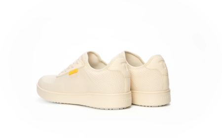 Best Waterproof Footwear for Everyday Style and Comfort