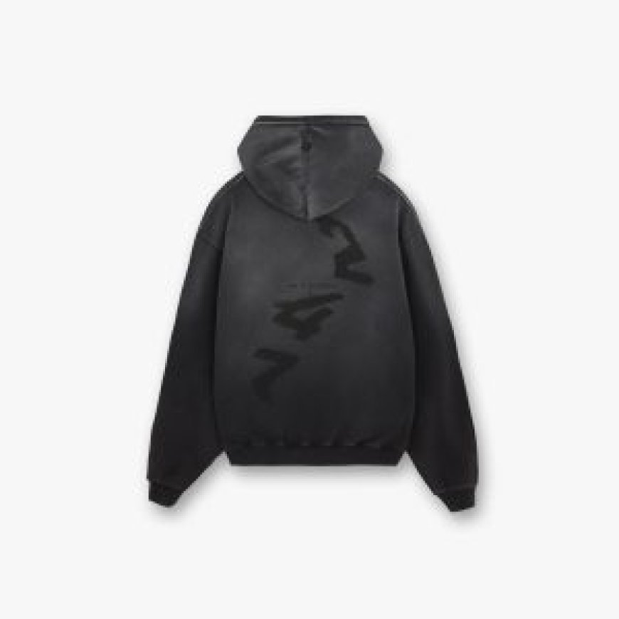 Why Fashion Influencers Can’t Get Enough of Represent Hoodies