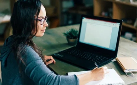 How can I look good in online classes in 2025?