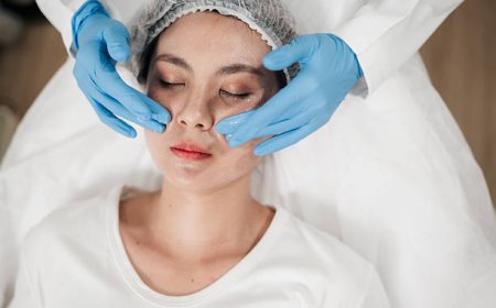 شد الوجه في الرياض بأسعار تنافسية.. استعيدي شباب بشرتك اليوم