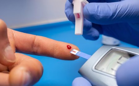 Managing Diabetes in Monsoon: Seasonal Tips from a Diabetes Doctor