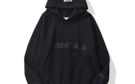 Sleek Essential Hoodie for Urban Casual Look